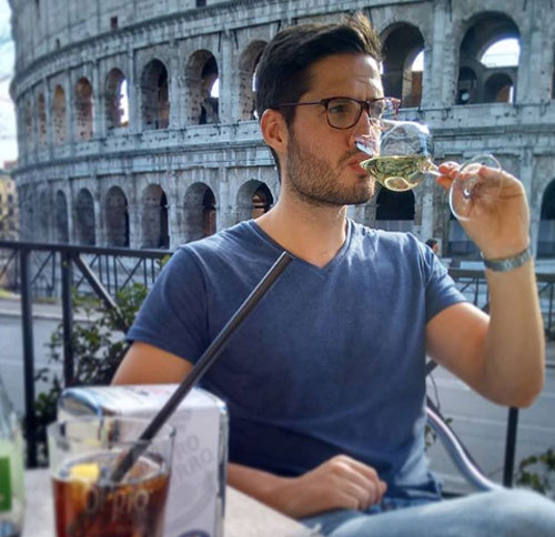 Anthony đã đặt chân tới 20 thành phố ở châu Âu, trong đó phải kể đến Rome, Ibiza, Cologne và Krakow.
