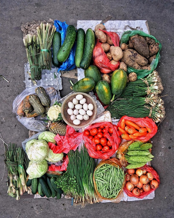 Một góc chợ bán đầy đủ các loại rau củ ở Hội An